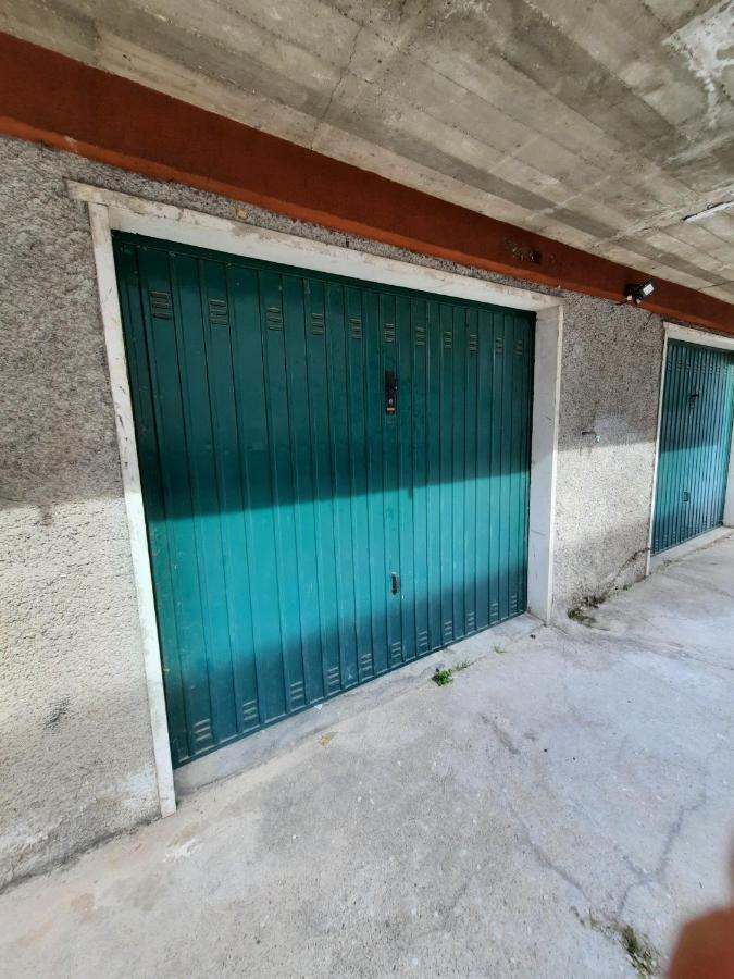 Adg Emilia 10 Appartamenti Del Garda Peschiera del Garda Dış mekan fotoğraf